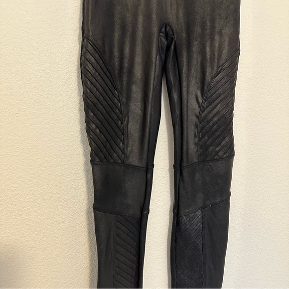 Spanx Faux Leather Moto Leggings Black Size Medium Women’s Ankle Fit - Picture 3 of 9